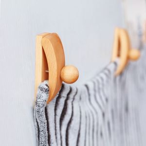 Wholesale Classic Large Wooden Quilt Blanket Clip Single <b>Wall</b> Mounted Hanging Display for Bedding Rugs Quilts Throws Showcasing - Product Image 1