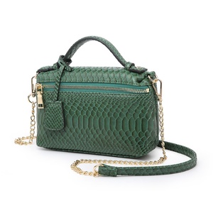 Boshiho RTS Bolso de Mano Personalizado con Estampado Animal en Piel de Pitón para Mujer - Product Image 2