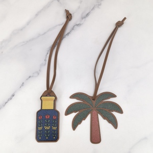 Regali Promozionali per la Festa Nazionale, Ciondolo Elegante per Borse, Charm Personalizzato in Pelle PU con Stampa UV - Product Image 4