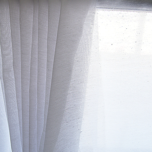 Tissu de rideau en organza microfibre 100 % polyester ignifuge naturellement teint uni en gros - Product Image 2