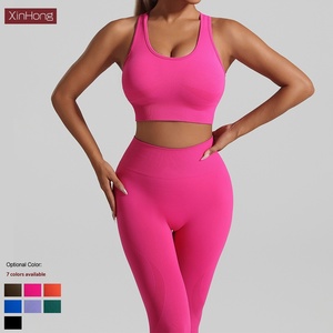 Completo Sportivo Traspirante a Motivo Solido: Reggiseno Sportivo con Spalline Incrociate e Leggings a Vita Alta Senza Cuciture, Set 2 Pezzi con Elastico in Vita - Product Image 4