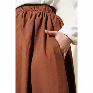 Falda de paracaídas bronceada para mujer con bolsillo en la cintura elástica - Product Image 1