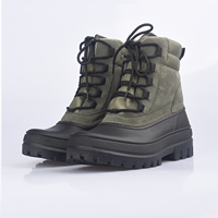 Bottes de neige vertes militaires avec lacets et doublure en fourrure courte pour plus de chaleur, idéales pour la tenue au chaud par temps froid