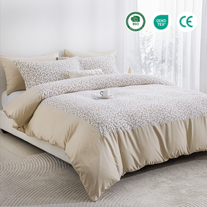 Parure de lit en polyester 4 pièces : Housse de <span class=keywords><strong>couette</strong></span>, drap plat, taies d'oreiller – Microfibre douce pour hôtel et maison (tailles Queen et King) - Product Image 1