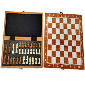 재미있는 실내 게임을위한 체커 조각이있는 나무 국제 체스 보드 게임 인기