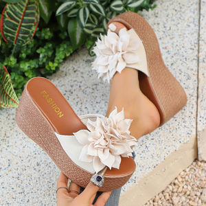 Nouvelles sandales compensées M03 à plateforme épaisse pour femme, collection été 2025, style mode fleuri, grandes tailles, pour le commerce international - Product Image 3