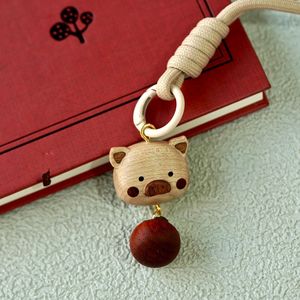 Porte-clés en bois cochon mignon avec breloque kaki pour décoration de téléphone ou cadeau - Product Image 4