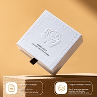 Boîte à tiroir en papier rigide blanc rose avec logo personnalisé en relief, emballage de luxe pour bijoux, bagues, boucles d'oreilles, colliers