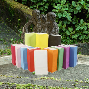 Sac cadeau en papier kraft coloré avec fond carré, design pliable et plat pour pâtisserie et bonbons, pour aliments, laminé et imprimé numériquement - Product Image 2