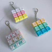 Porte-clés anti-stress en acrylique imperméable et léger avec capuchon de clavier de dessin animé, jouet sensoriel