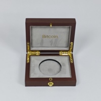 Boîte cadeau en bois foncé pour pièces de monnaie, doublure en daim, logo personnalisé, charnière et serrure métalliques pour collection de pièces commémoratives et emballage de souvenirs