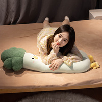 Coussin corporel long en coton en forme de légumes (carotte, aubergine, champignon) en peluche douce pour dormir, décorer le lit et comme cadeau
