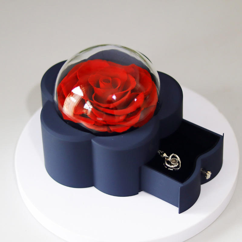 กล่องสีน้ำเงิน + ดอกไม้สีแดง