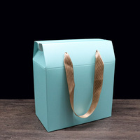 Sac en papier de carton rouge de luxe imprimé personnalisé conception horizontale gaufrage numérique grande taille pour bougie artisanat emballage Shopping