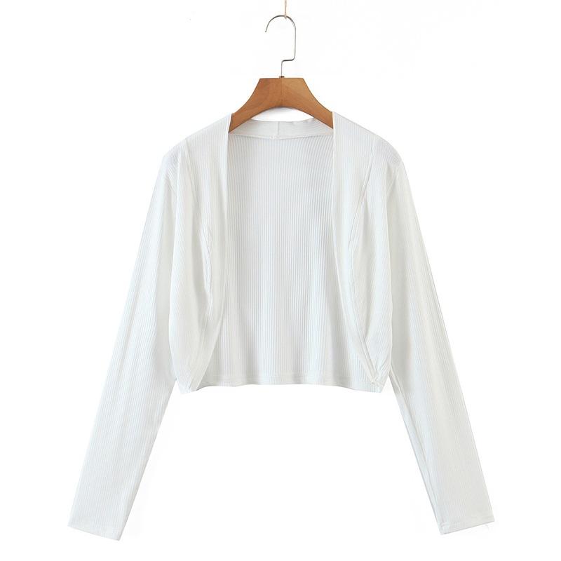 เสื้อคาร์ดิแกนสีขาว