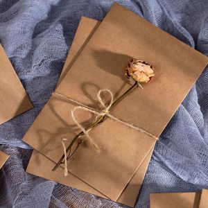 En Existencia: Sobres Retro de Papel Kraft de 17*11.5cm, 200gsm, con Botón y Cierre de Cuerda - Product Image 5