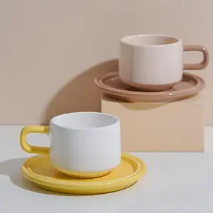 2024新产品in流行北欧简单双色咖啡拿铁陶瓷杯和茶碟套装，带礼品包装