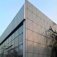 Nouvelle conception de mur-rideau en métal perforé découpé au laser, revêtement en aluminium thermolaqué résistant aux intempéries, mur-rideau extérieur
