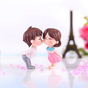 Personalizzabile PVC Micro paesaggio Desktop decorazione auto Kiss coppie piccoli ornamenti unici PVC artigianato in plastica per l'home Office - Product Image 6