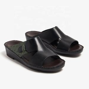 รองเท้าแตะ SHIKOL Laterale <span class=keywords><strong>Nouvo</strong></span> หนังนappa เรียบเนียน สีดำลายฟอเรสต์กรีน บุนุ่ม ทนทาน รองเท้าแตะแบบอาหรับแท้สำหรับผู้ชาย - Product Image 4