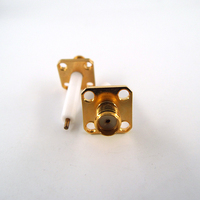 Antena con 4 Orificios, Conector Coaxial RF SMA Hembra de 12.7mm con Brida Cuadrada, Aislante Extendido de 20mm y Pin de 3mm