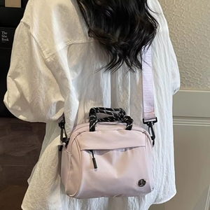 Nouveau Sac Bandoulière Femme Printemps 2026 en PU avec Chaînes, Multiples Compartiments, Grande Capacité, Léger, Imperméable, Design Rétro - Product Image 4