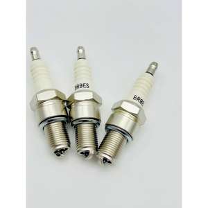 Bujía BR9ES de Alta Calidad Compatible con Yamaha / Suzuki / <span class=keywords><strong>Piaggio</strong></span> / Kawasaki - Product Image 2