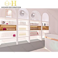 Vitrine à parfum personnalisée Parfumerie design pour intérieur de magasin de détail Construction élégante en verre et en métal
