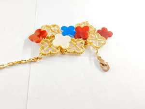 Bracciale a Quadrifoglio Placcato in Oro 18K Premium con Intarsio in Agata Scintillante Realizzazione su Misura e Stile Trendy Disponibile Opzione Ingrosso - Product Image 3