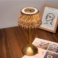 Lampe de table portable sans fil rechargeable à commande tactile moderne, idéale pour les mariages, les hôtels et les restaurants - Vente en gros usine