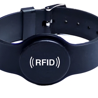 Großhandel 13,56MHz Lebensmittelechtes Silikon RFID NFC Armband, Verstellbar Wasserdicht 1K Chip ISO14443A/15693 mit Kundenspezifischem Aufdruck