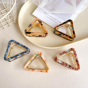 YHJ Popular estilo de moda coreana hueco triángulo <span class=keywords><strong>Metal</strong></span> garra <span class=keywords><strong>Clip</strong></span> 5,3 cm Retro luz lujo elegante mujeres acetato pinza de pelo - Product Image 1