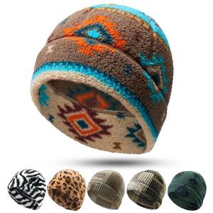 Gorro de Invierno Cálido y Moderno con Logotipo Personalizado Bordado, Tejido Acrílico Resistente para Senderismo y Vida Escolar, Gorro de Punto - Product Image 6