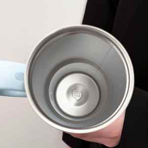 Tasse isotherme élégante en acier inoxydable 316 de 750 ml avec poignée et paille, anti-fuite, portable pour voiture - Product Image 4