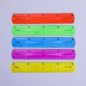Giá thấp khuyến mãi văn phòng phẩm đầy màu sắc PVC mềm thẳng Cai Trị 30cm không thể phá vỡ uốn cong gấp nhựa cai trị trong kẹo màu sắc - Product Image 6