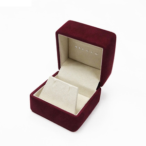 กล่องเก็บนาฬิกาหนัง PU หรูหราแบบกำหนดเอง พร้อมโลโก้สั่งทำ - Product Image 1