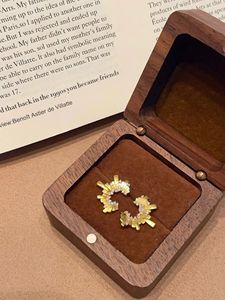 Parure de bijoux Xinfly de luxe en or 24 carats : collier, boucles d'oreilles et bague, série Feux d'artifice étincelants en or blanc classique avec diamants, idéale pour les soirées - Product Image 4