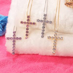 Collar con Cruz de Circonia Cúbica Rosa, Chapado en Oro, Personalizado, para Mujer - Product Image 5