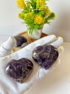 Piedra curativa de alta calidad con corazón hinchado de cristal de amatista púrpura natural al por mayor para decoración del hogar y regalos espirituales - Product Image 2