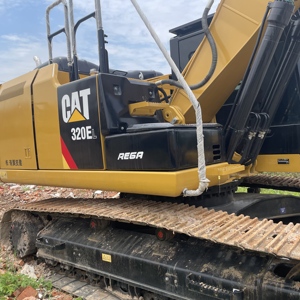 Excavatrice d'occasion CAT 320EL à faible consommation de carburant pour le chargement de pierres de riprap dans de grands camions à benne sur les chantiers - Product Image 3