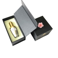 Boîtes en papier personnalisées pour l'emballage des cosmétiques Emballage magnétique de luxe Boîte-cadeau de parfum avec insert en mousse, flacon et boîte de parfum