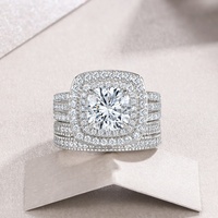 En stock : Ensemble de bagues de fiançailles scintillantes en argent sterling S925 avec moissanite, taille coussin, double halo, couleur D, VVS1 – Coffret cadeau