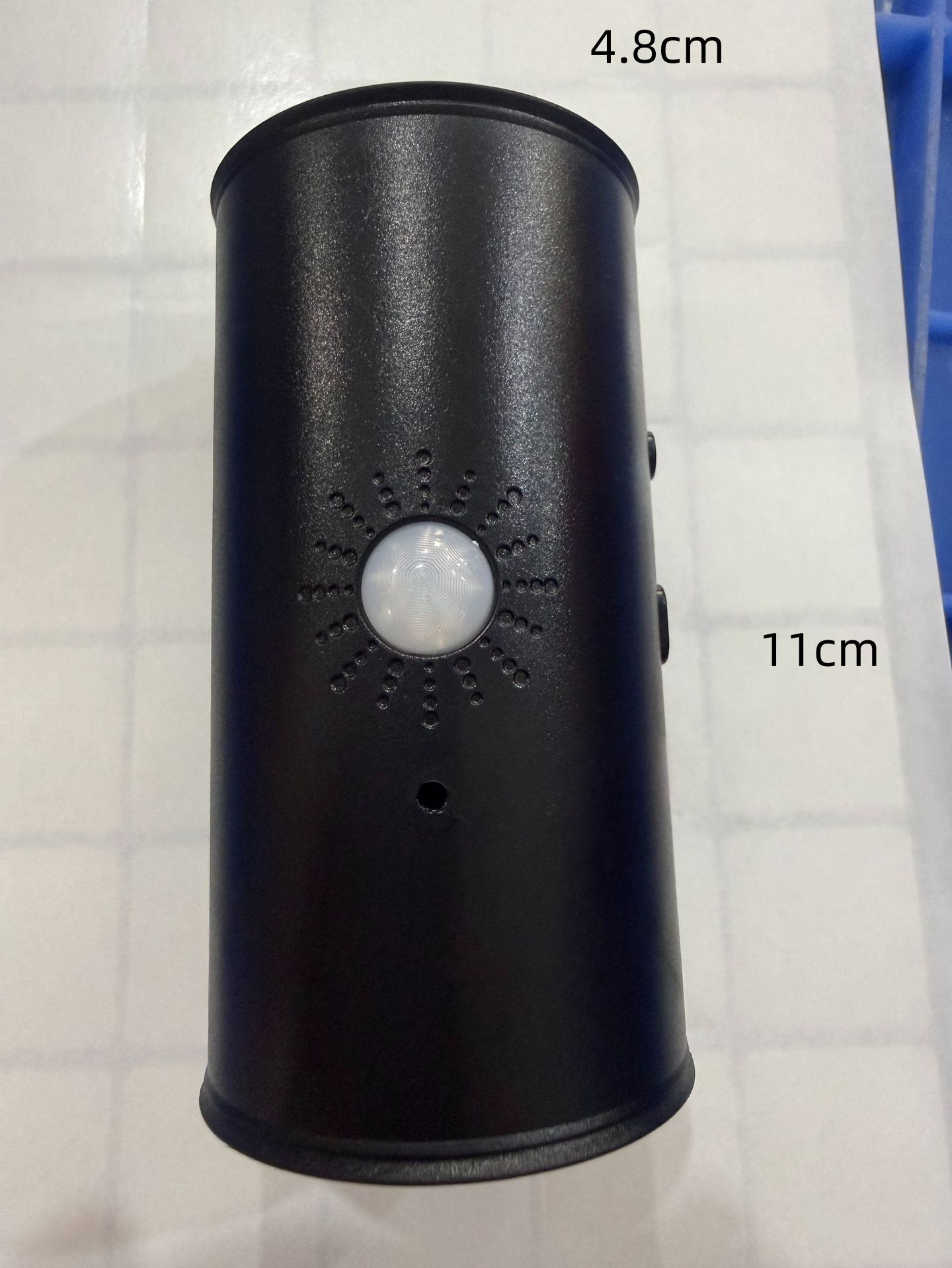 Black  dual-head spotlight