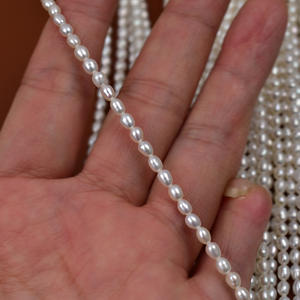 ลูกปัดมุกน้ำจืดธรรมชาติขนาด 3-4 มม. สำหรับสร้อยคอ DIY แบบกึ่งสำเร็จรูป สำหรับขายส่งจาก Zhuji Pearl - Product Image 2