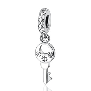 <span class=keywords><strong>de</strong></span> <span class=keywords><strong>la</strong></span> joyería <span class=keywords><strong>de</strong></span> DIY oxidado viejo forma clave encantos diseño S925 pulsera <span class=keywords><strong>de</strong></span> plata esterlina <span class=keywords><strong>de</strong></span> Metal plana espacio cuentas - Product Image 2