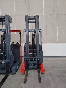 Montacargas Elevador Retráctil de 2 Toneladas con Capacidad de 1500 Kg y 12 Metros de Alcance - Product Image 1