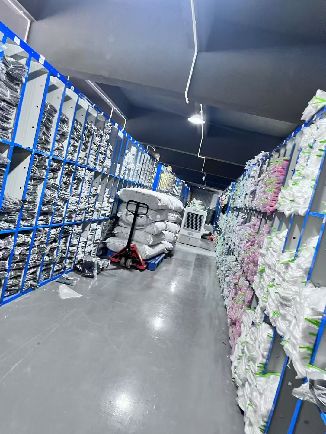 Blu, nero, bianco, grigio, rosso