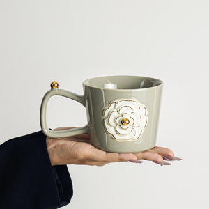 Taza <span class=keywords><strong>de</strong></span> cerámica <span class=keywords><strong>de</strong></span> gama alta Vintage <span class=keywords><strong>de</strong></span> estilo moderno con <span class=keywords><strong>diseño</strong></span> Original <span class=keywords><strong>de</strong></span> Camelia Taza <span class=keywords><strong>de</strong></span> café <span class=keywords><strong>de</strong></span> oficina diseñada <span class=keywords><strong>para</strong></span> mujeres - Product Image 6