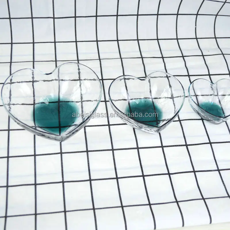 סין מפעל מפעל יד גבוהה סוף מתנה להזמין פנסי לב צורת דקורטיבי סלט צלחת פטיש זכוכית קינוח קערה