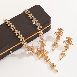 Conjunto de collar y pendientes de cristal con cadena de aleación, estilo explosión transfronteriza europea y americana, de gran impacto, para novia y boda - Product Image 4